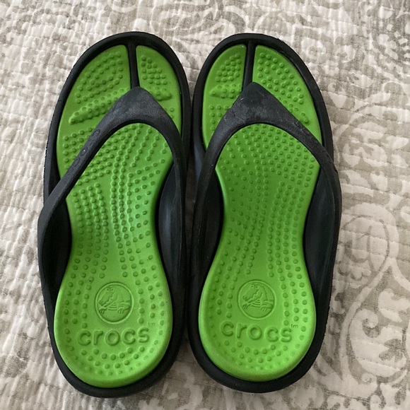 Crocs | Charcoal & Lime Green Athens II Flip-Flop - Unisex - Picture 6 of 12